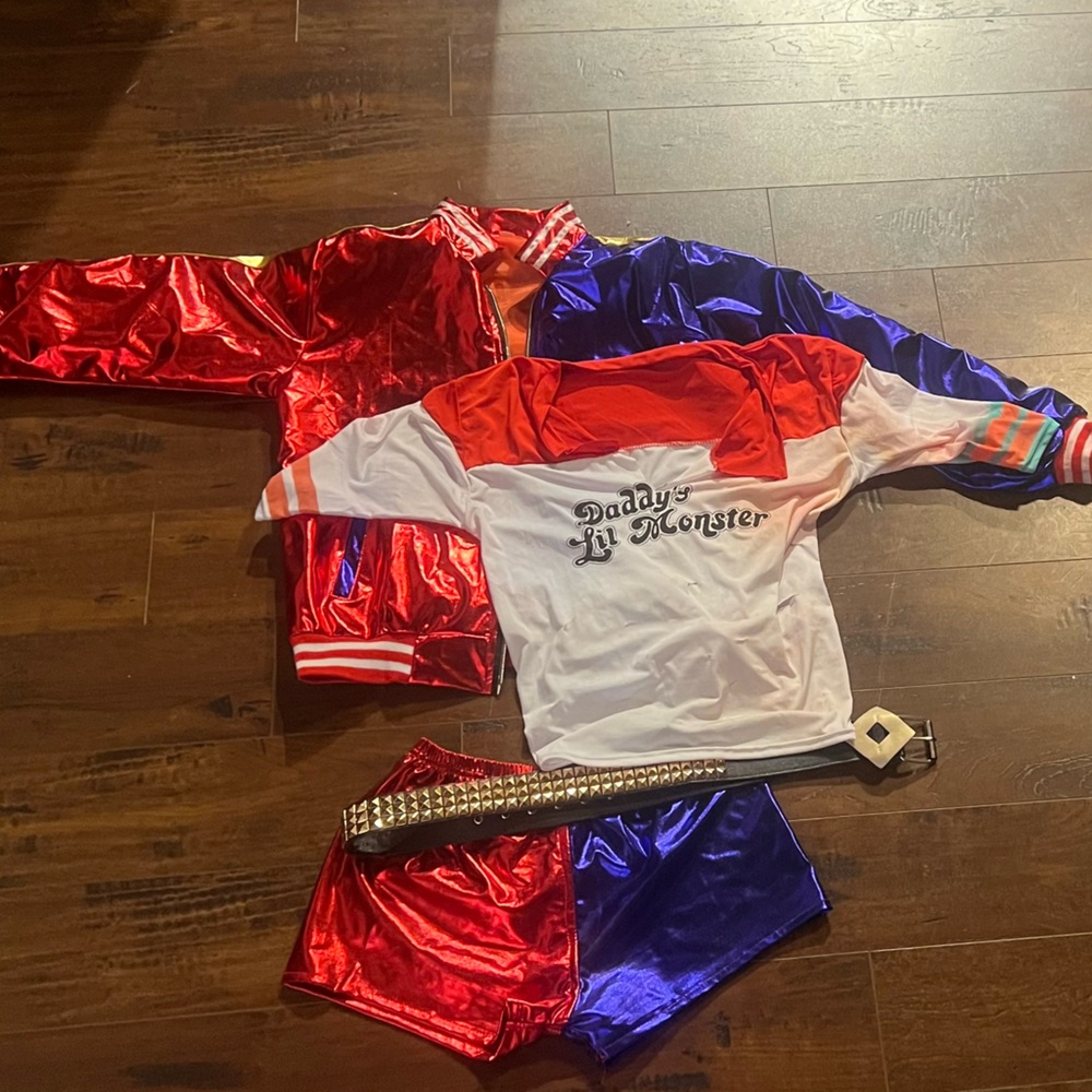 Harley Quinn Inspired Adult Costume Set - Red, Blue, White
Size Large